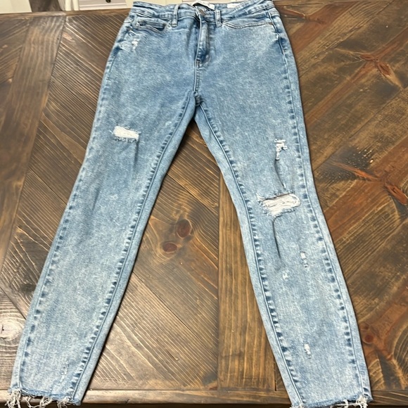 Judy blue women’s skinny jeans a with distressing. Size‎ 7/28 - Picture 1 of 3